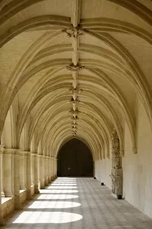 Images Dated 10th February 2000: Cloister, Fontevraud Abbey, Fontevraud, Maine-et-Loire, France, Europe