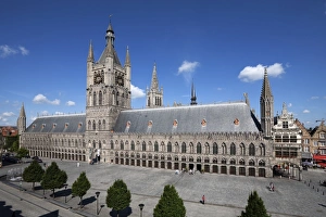 The Cloth Halls, Grote Markt Albert 1, Ypres, West Vlaanderen, Belgium, Europe
