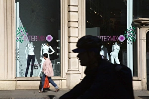 Images Dated 10th May 2007: Clothing store on Broadway, Midtown Manhattan, New York City, New York