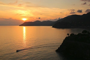 Cinque Terre Prints: Coast of Italy near Manarola, Cinque Terre, UNESCO World Heritage Site, Liguria, Italy