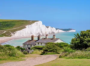 Coastguard Cottages and Seven Sisters Cliffs, Cuckmere Haven, South Downs National Park, East Sussex, England, United Kingdom, Europe