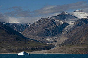 Images Dated 26th July 2007: Coastline and iceberg, Greenland, Polar Regions