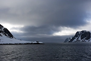 Images Dated 28th January 2000: Coastline Spitsbergen