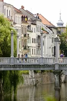 Images Dated 12th January 2000: The Cobblers Bridge over the River Ljubljanica