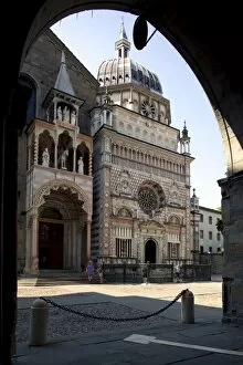 Images Dated 19th August 2011: Colleoni Chapel through Archway, Piazza Vecchia, Bergamo, Lombardy, Italy, Europe
