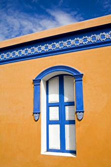 Ledge Prints: Colonial building in La Asuncion City