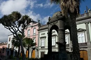 Images Dated 28th December 2008: Colonial buildings in Las Palmas, Gran Canaria, Canary Islands, Spain, Europe