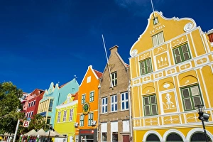 Bright Color Prints: The colourful Dutch houses at the Sint Annabaai in Willemstad
