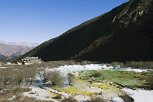 Images Dated 1st December 2008: Colourful pools of calcite deposits formed at Huanglong temple, Huanglong National Park