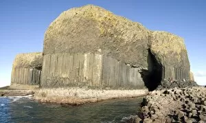 Images Dated 30th October 2008: Columnar basalt lava with Fingals Cave cut into it by sea, Staffa