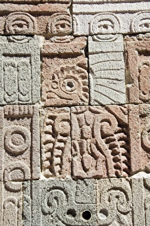 Depicting Prints: Columns depicting the Quetzal Bird