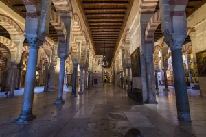 Cordoba Prints: Columns and double-tiered arches