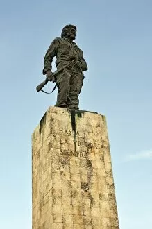 Images Dated 11th November 2009: The Commander Ernesto Guevara (El Che) Memorial sculpted by Jose Delarra