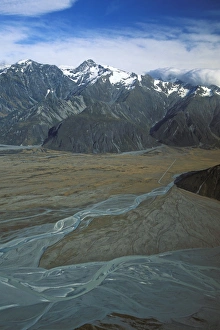 Images Dated 30th January 2009: The confluence of the Hooker and Tasman Rivers and the Ben Ohau Range between Lake Pukaki