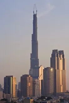 Images Dated 18th December 2007: Construction of the Burj Dubai (Dubai Tower)