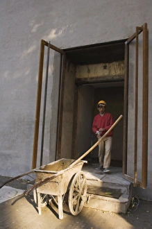 Images Dated 28th October 2007: Construction worker, Beijing, China, Asia