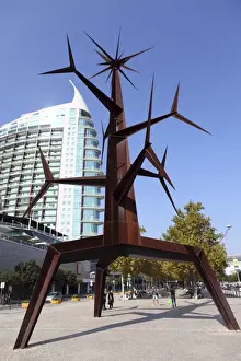 Contemporary iron Sun Man (Homem-Sol) sculpture by Jorge Vieira at the Park of Nations