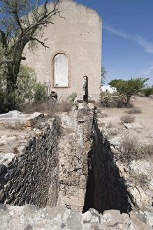 Images Dated 21st April 2008: Copper seam in old mine at Pozos, near San Miguel, Guanajuato State, Mexico
