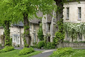 Stereotypical Prints: Cotswold cottages along The Hill, Burford, Oxfordshire, England, United Kingdom, Europe