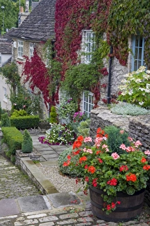 Paving Prints: Cottage on Chipping Steps, Tetbury Town, Gloucestershire, Cotswolds, England