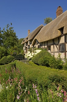 Cottage garden at Anne Hathaways thatched cottage, Shottery, near Stratford-upon-Avon