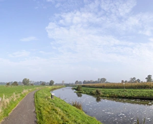 Countryside cycle path along the River Mark, Breda, North Brabant, The Netherlands (Holland), Europe