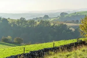United Prints: Countryside view of Monsal Dale and viaduct in autumn season in Bakewell, Derbyshire