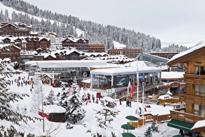 Images Dated 9th February 2009: Courchevel 1850 ski resort in the Three Valleys (Les Trois Vallees), Savoie