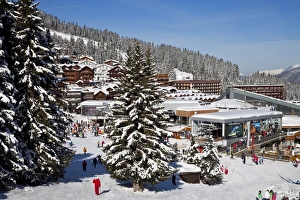 Images Dated 15th February 2009: Courchevel 1850 ski resort in the Three Valleys (Les Trois Vallees), Savoie