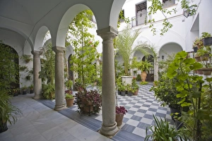 Images Dated 22nd July 2008: Courtyard, Arcos de la Frontera, one of the white villages, Andalucia, Spain, Europe