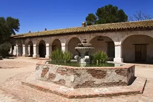 Images Dated 16th July 2009: Courtyard fountain, Mission San Miguel Arcangel, San Miguel, California