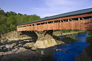 Covered bridge, Taftsville, Vermont, New England, United States of America, North America
