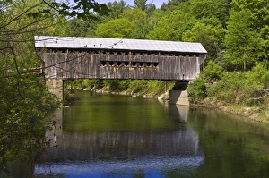 Covered Bridge Prints: Covered bridge, Worral, Vermont, New England, United States of America, North America