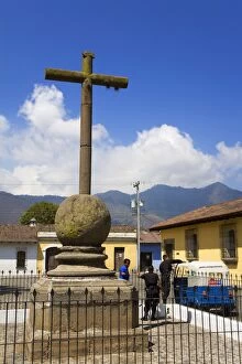 Images Dated 27th February 2008: Cross at Nuestra Senora de Las Mercedes Church, Antigua City, Guatemala, Central America