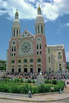 Crowds before the Catholic cathedral at Port au Prince