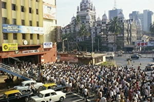 Mumbai Prints: Crowds on crossing