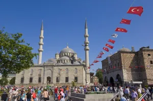 New Mosque Prints: Crowds of people after work, in front of the Yeni Cami (New Mosque), Eminonu