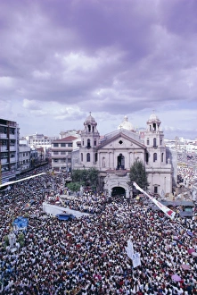 Celebrate Prints: Crowds of pilgrims and devotees