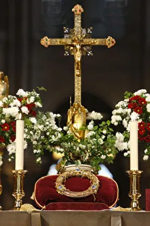 Images Dated 1st May 2009: Crown of Thorns, one of Christs Passion relics, Notre Dame Cathedral, Paris, France
