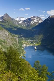 Images Dated 21st June 2009: Cruise boat in Geiranger Fjord, UNESCO World Heritage Site, More og Romsdal, Norway, Scandinavia