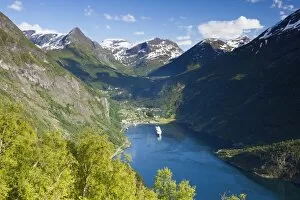 Cruise boat in Geiranger Fjord, UNESCO World Heritage Site, More og Romsdal, Norway, Scandinavia, Europe