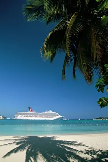 Images Dated 4th August 2008: Cruise ship