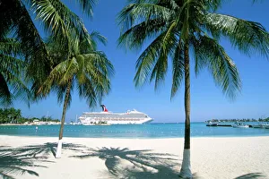 Images Dated 4th August 2008: Cruise ship
