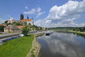 Images Dated 21st May 2008: Cruise ship on the River Elbe below the Albrechtsburg, Meissen, Saxony, Germany, Europe