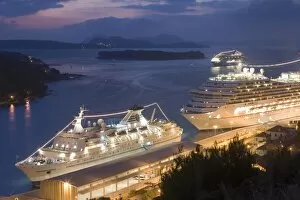 Dubrovnik Gallery: Cruise ships in port, Dubrovnik, Dalmatia, Croatia, Adriatic, Europe