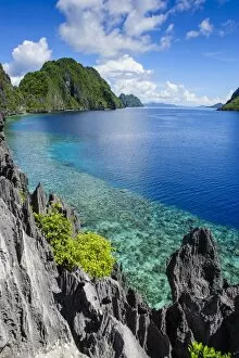 Images Dated 27th April 2011: Crystal clear water in the Bacuit archipelago, Palawan, Philippines, Southeast Asia, Asia