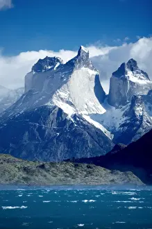 Cuernos del Paine (Horns of Paine) and blue waters of Lake Pehoe, Torres del Paine National Park