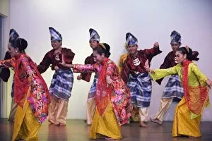 Images Dated 31st August 2009: Cultural show at Malaysia Tourist Office, Kuala Lumpur, Malaysia, Southeast Asia, Asia