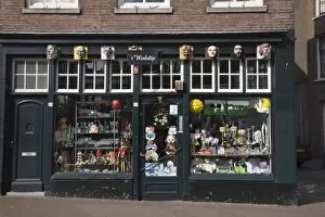 Curiosity shop in Jordaan district, Amsterdam, Netherlands, Europe