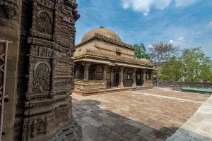 Ahmedabad Prints: Dai Halima Vav Stepwell, Ahmedabad, Gujarat, India, Asia